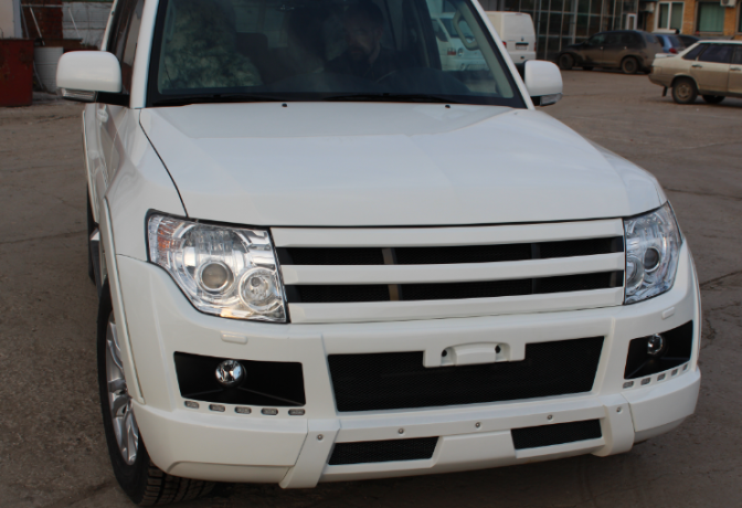 Решетка радиатора "Broomer Design" var №2 для Mitsubishi Pajero 4 (2006-2015) купить недорого с доставкой в Астана